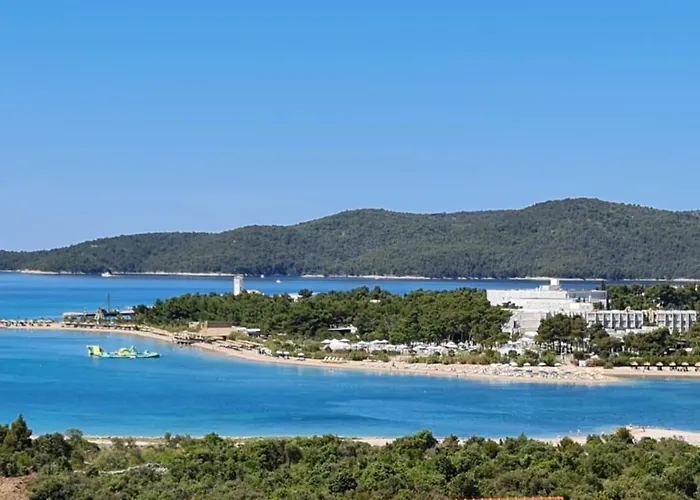 Apartment Luka With Balcony, Sea View And Free Parking