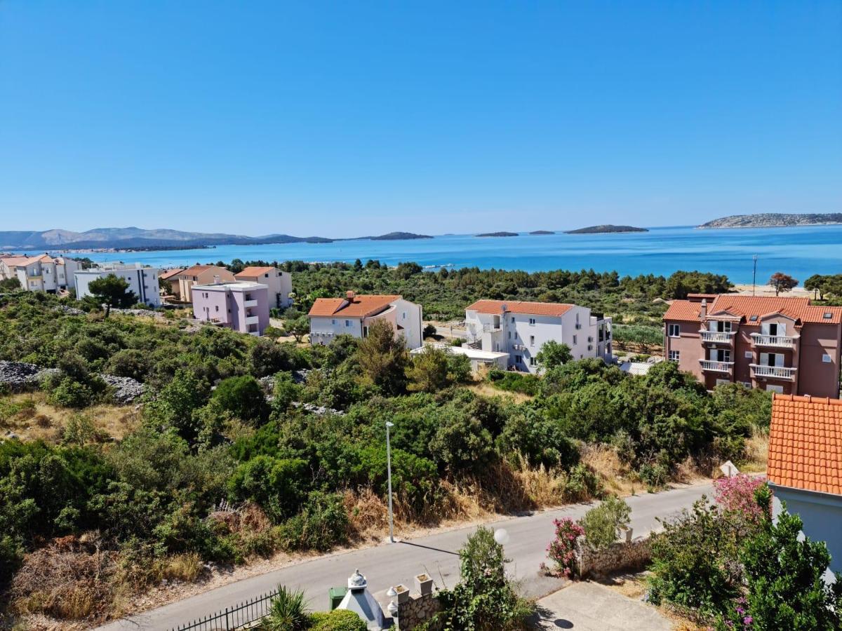 Apartment Luka With Balcony, Sea View And Free Parking *