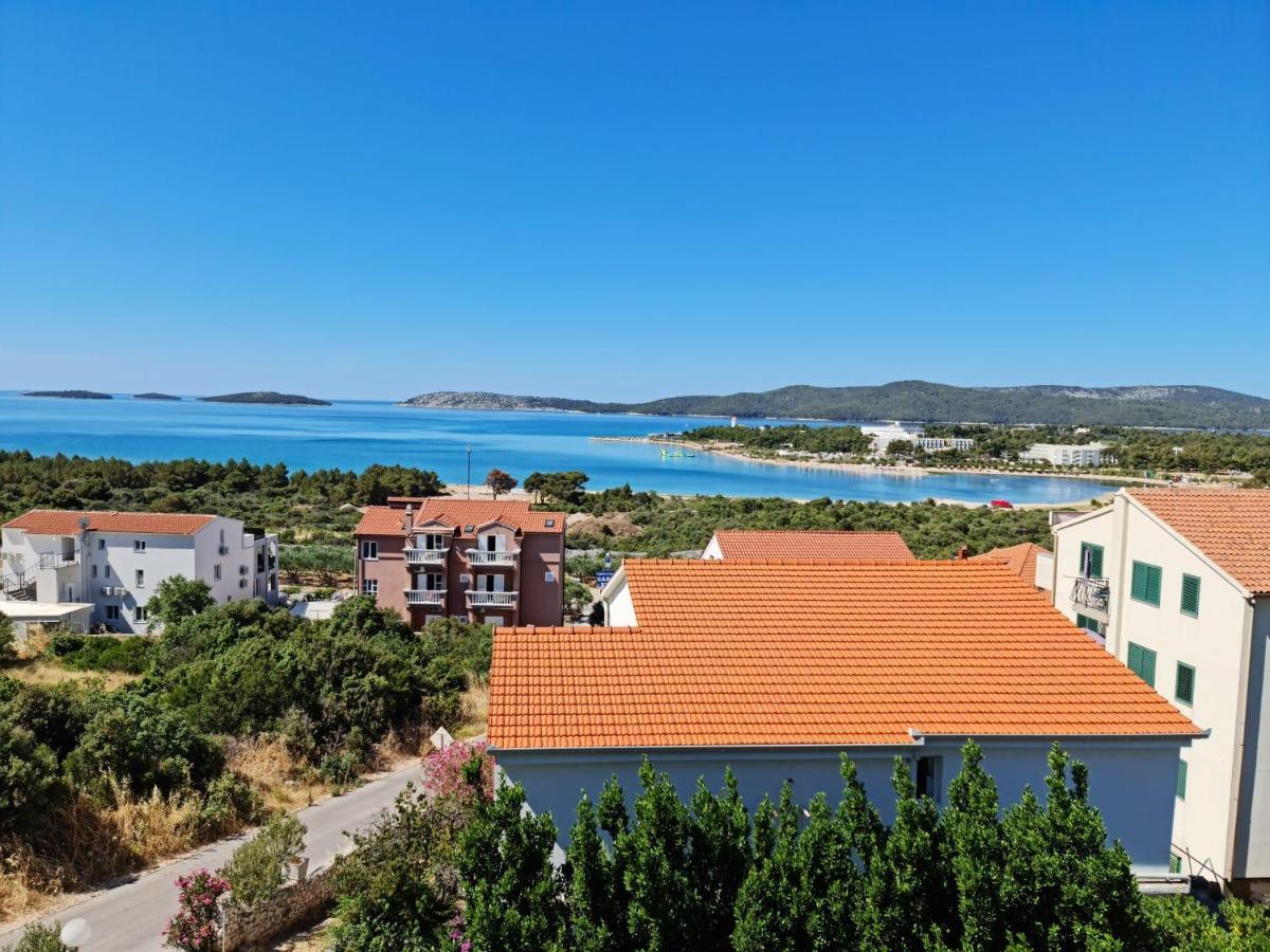 Luka With Balcony, Sea View And Free Parking Apartment